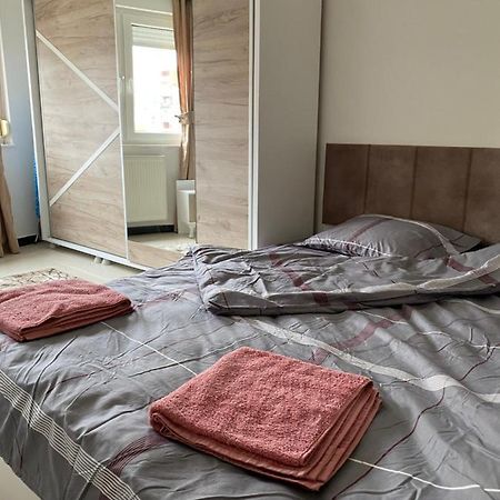 Capital Apartment Prishtina Pristina Eksteriør billede